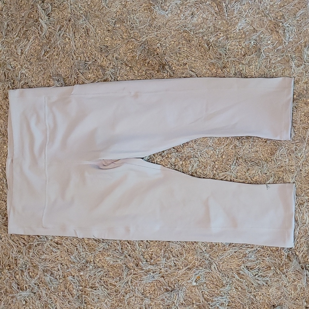 Athleta, Large, Ultimate Stash Pocket Capri Yoga Pants, White